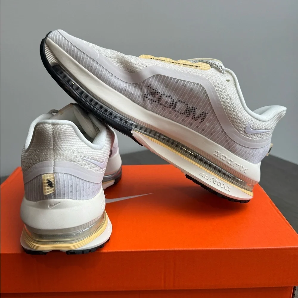 Women’s Nike Pegasus Premium - Picture 2 of 5